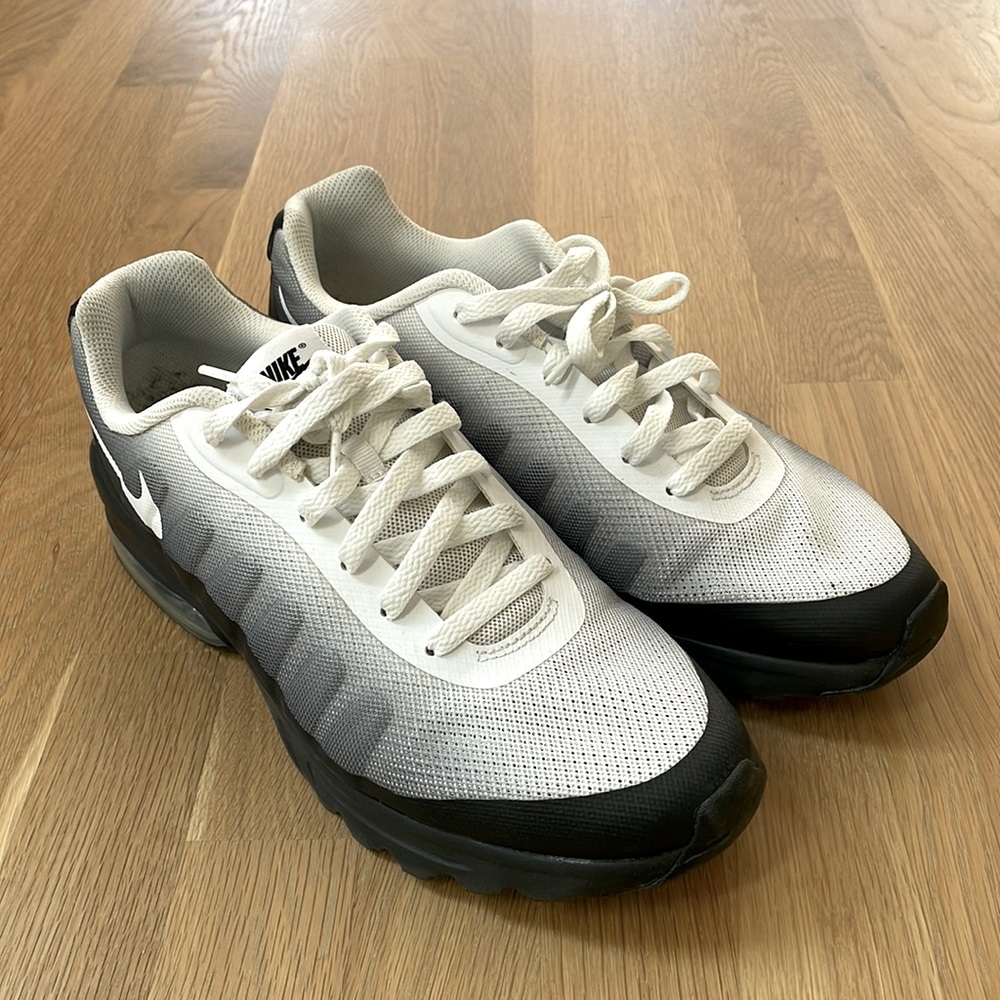 Nike Air Max Invigor Gray/Black 10.5